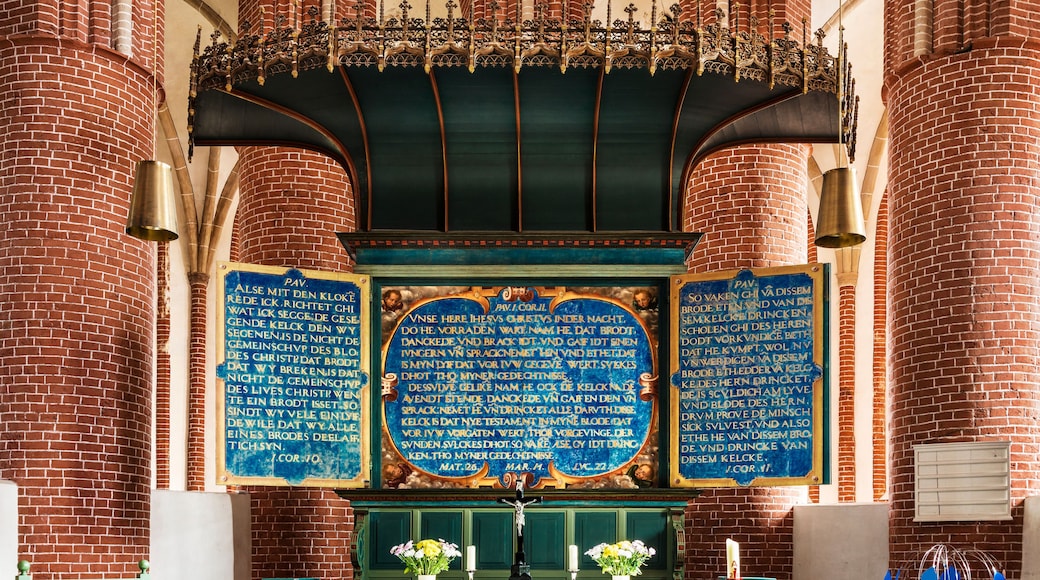 Deutschland; Flügelaltar in der Ludgeri Kirche in Norden.