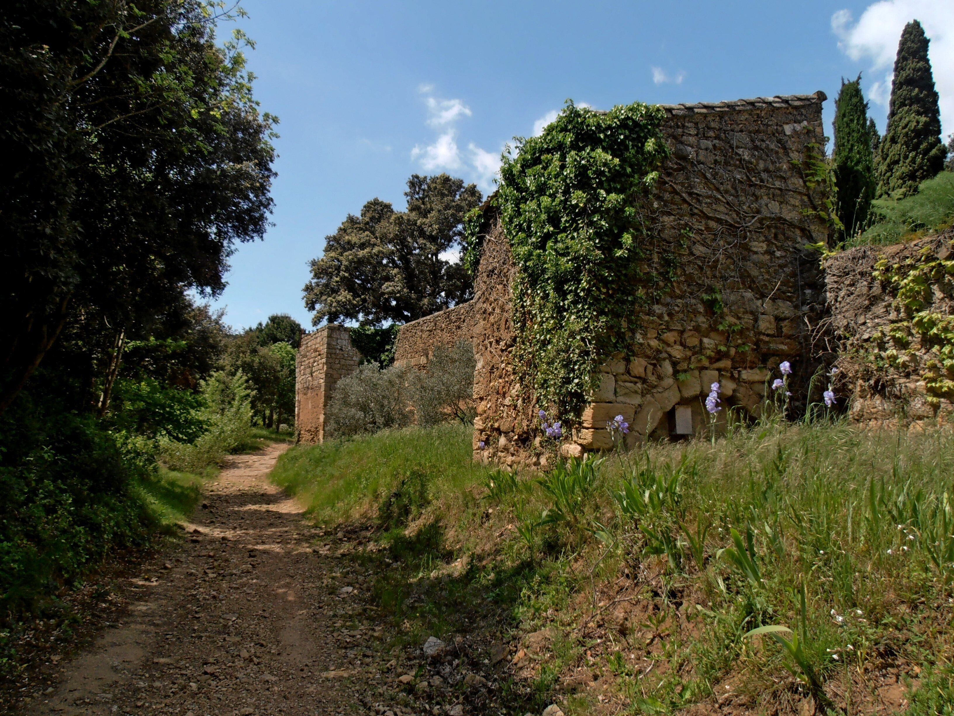 This building is inscrit au titre des Monuments Historiques. It is indexed in the Base Mérimée, a database of architectural heritage maintained by the French Ministry of Culture, under the reference PA00102787 .