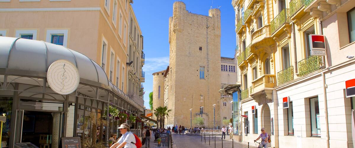 Narbonne montrant scÚnes de rue et vélo
