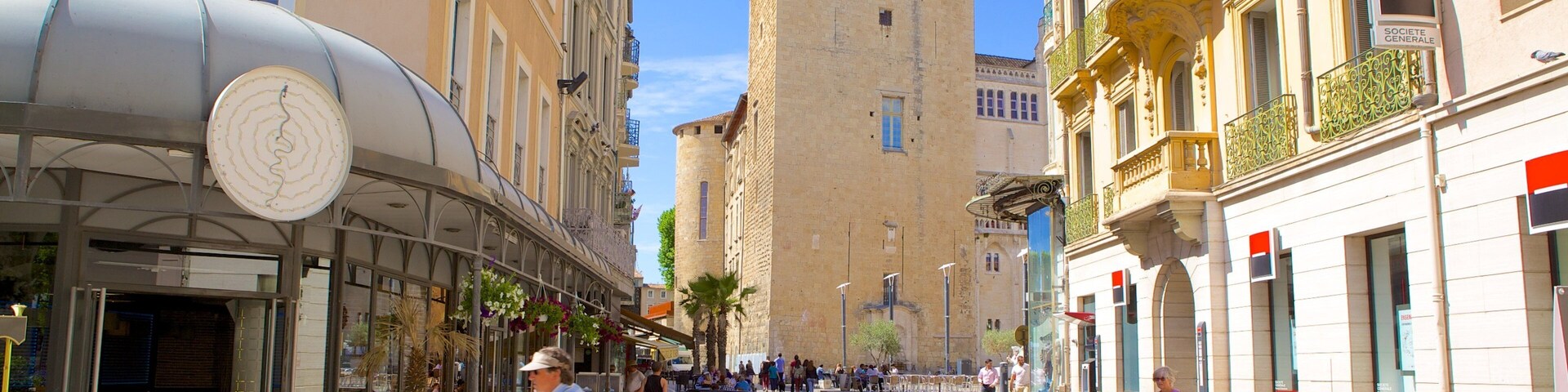 Narbonne caracterizando ciclismo e cenas de rua