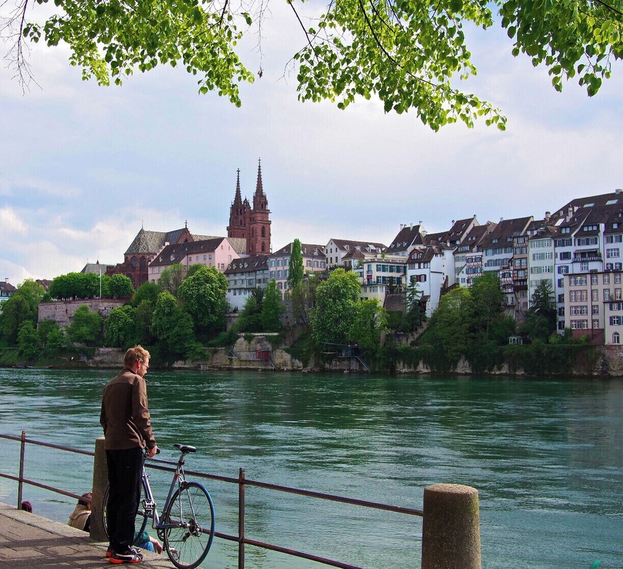 The riverfront opposite Basel's Altstadt ("old town") is the perfect place to spend some time on a beautiful sunny day. #TroverDetour