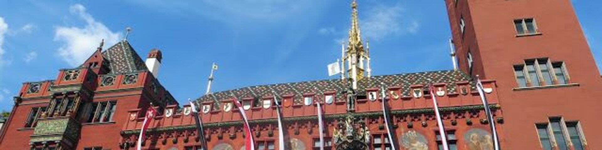 A long weekend in Basel - Switzerland on a budget!
http://www.theroamingrenegades.com/2015/07/a-long-weekend-in-basel-switzerland-on.html
Switzerland had long been on my list of countries I was desperate. I had however come across a fellow bloggers article on Basel and it really got under my skin. The bright red Rathaus and the emerald green river running though the heart of the city, those images made me realise that Switzerland was somewhere I wanted to visit sooner rather than later. This medieval city's winding streets ooze both history and culture and every turn really is a treat for the eyes, what a perfect way to spend a long weekend on my first solo trip