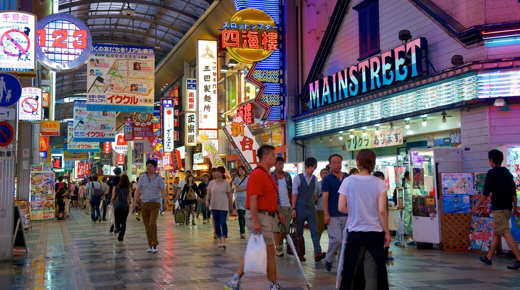 Namba mostrando una ciudad y escenas urbanas y también un gran grupo de personas