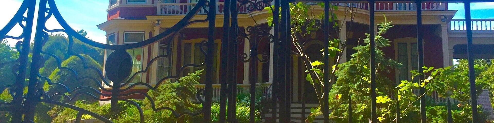 Why should you go to Bangor?!? 'Cause there's the King house!!! Sure!!!!!! 🦇