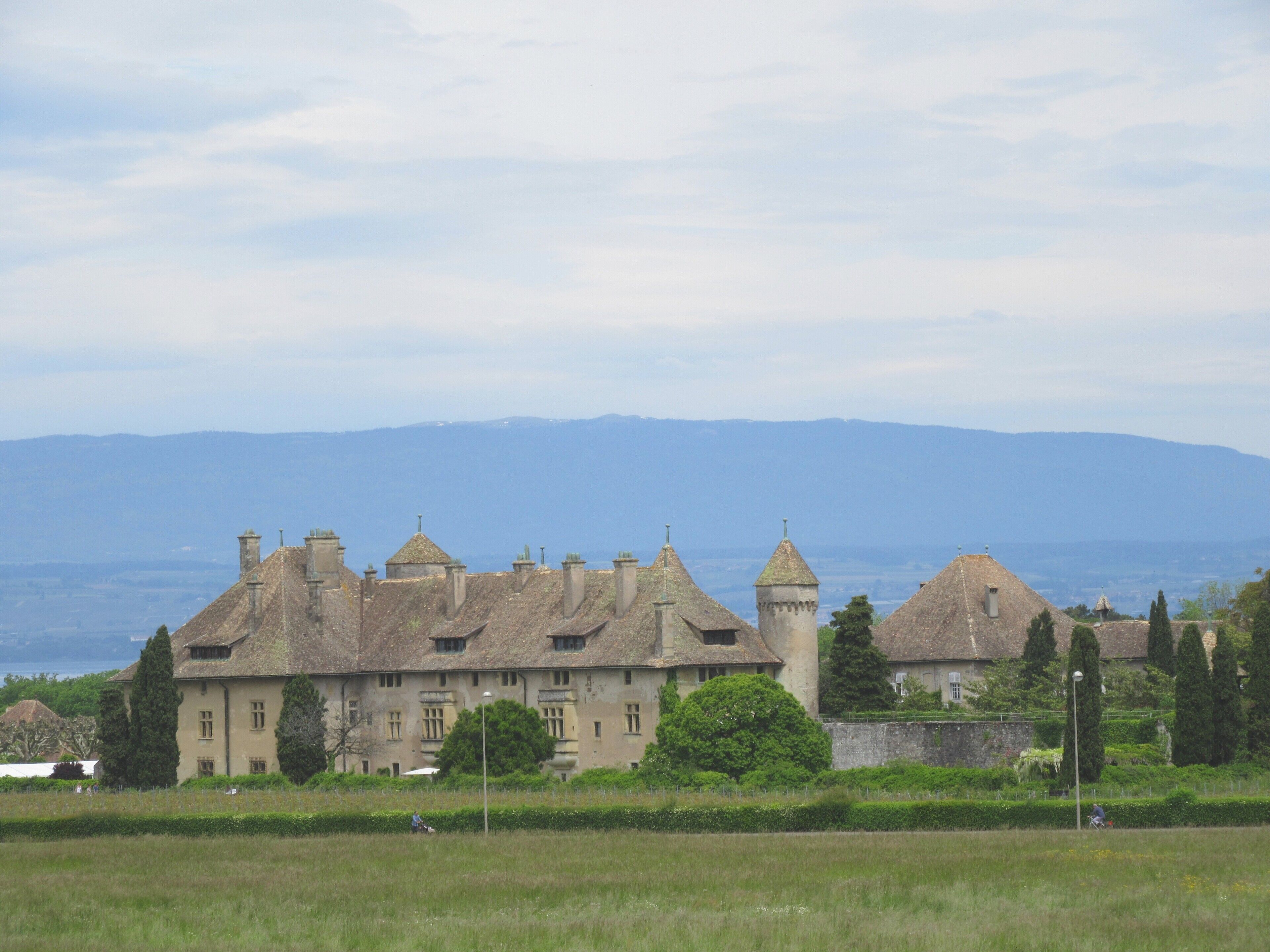 This building is indexed in the Base Mérimée, a database of architectural heritage maintained by the French Ministry of Culture, under the reference PA00118454 .