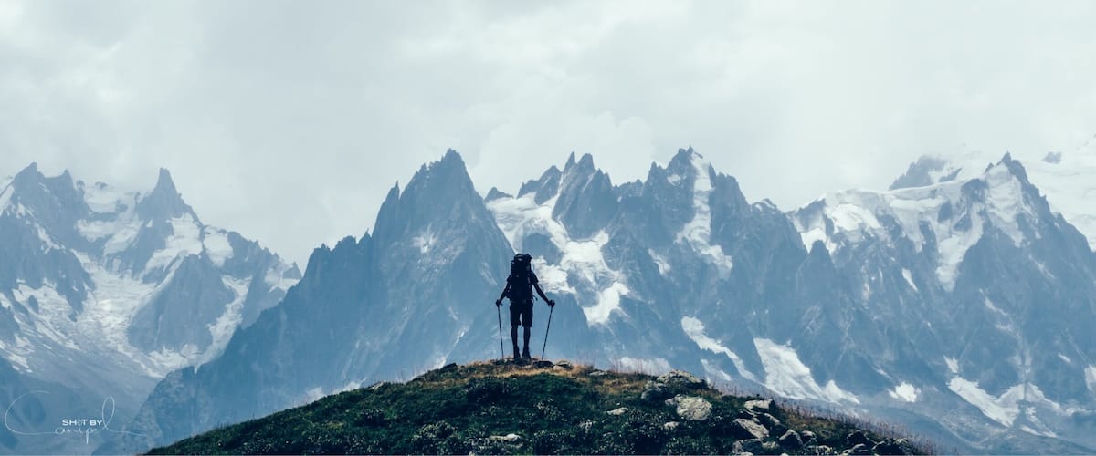 A walk in the park. Enjoying the horizonreizen on the Tour du Mont-Blanc. A great journey between europes highest peaks on foot. #hiking #adventure #troveon #outdoors #nationalpark #france