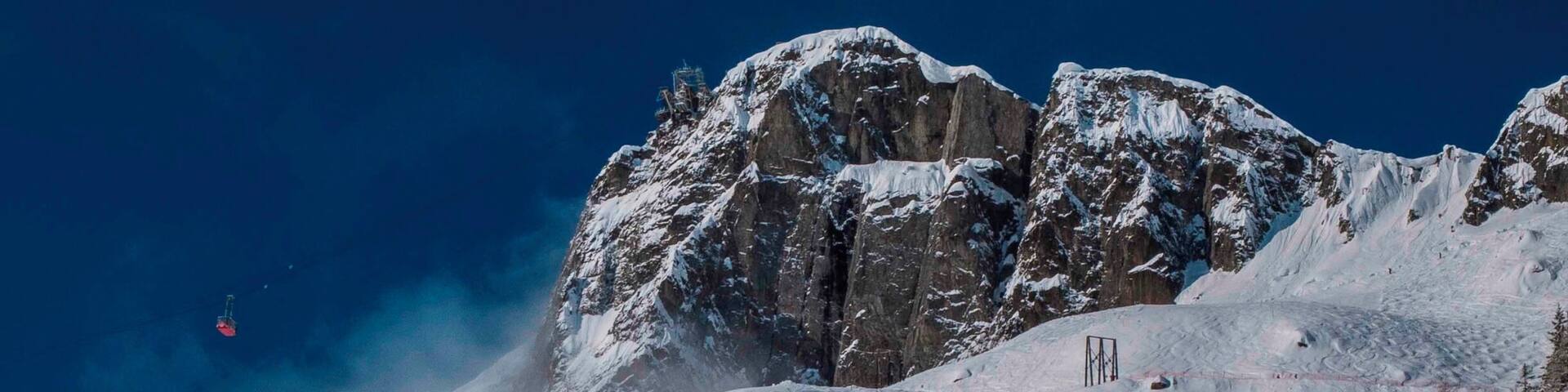 The very top of Le Brevent. There are two cable case leading to the top of this mountain. this photos was taken only half way up. An great ski area that starts right in the centre of Chamonix.
#Snow