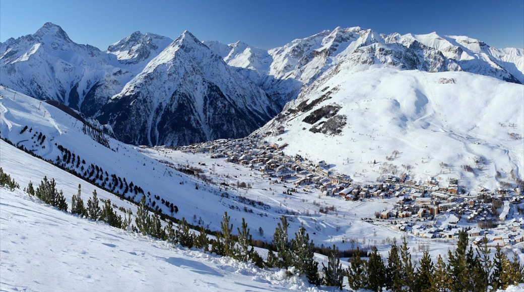 Les Deux-Alpes mostrando neve e montanhas