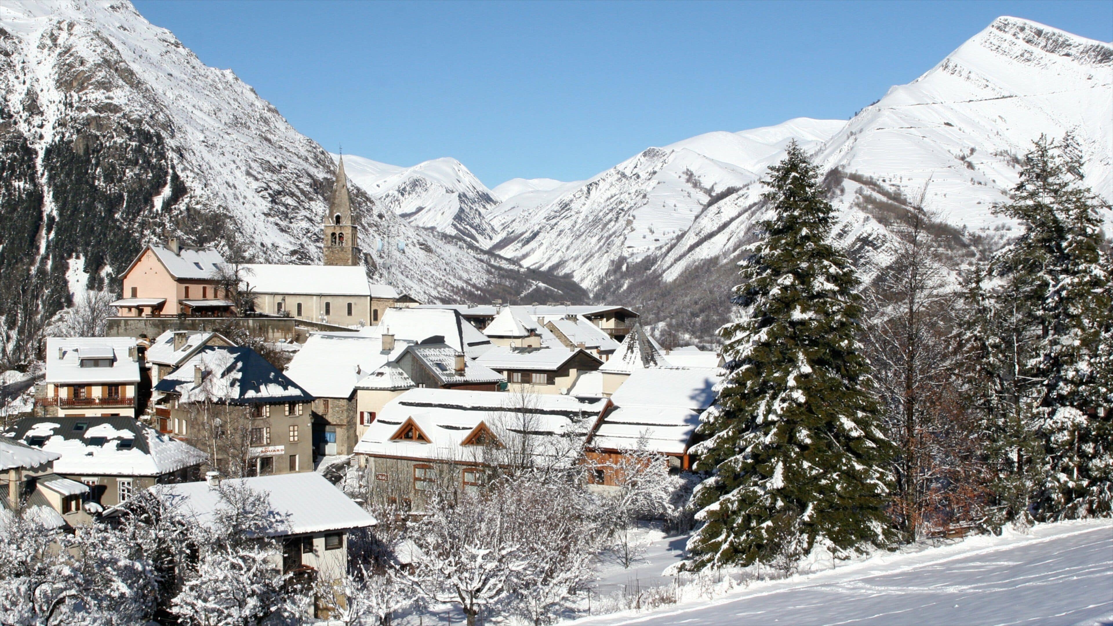 Alpes du Nord which includes snow and a small town or village