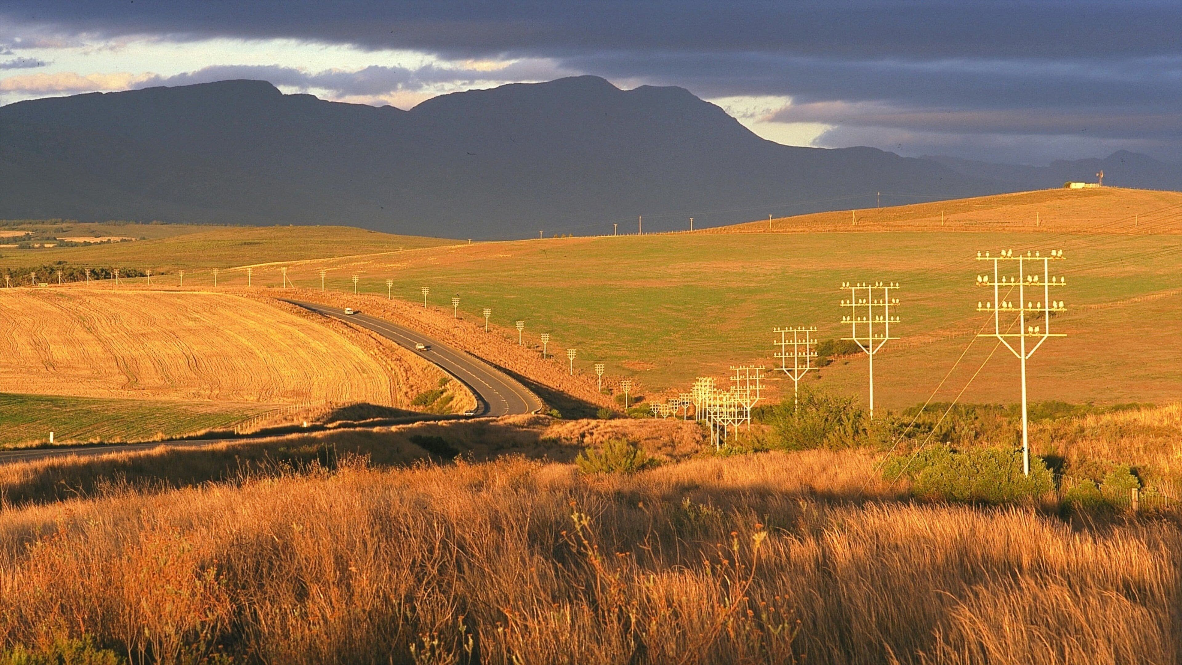 Swellendam which includes mountains, tranquil scenes and landscape views