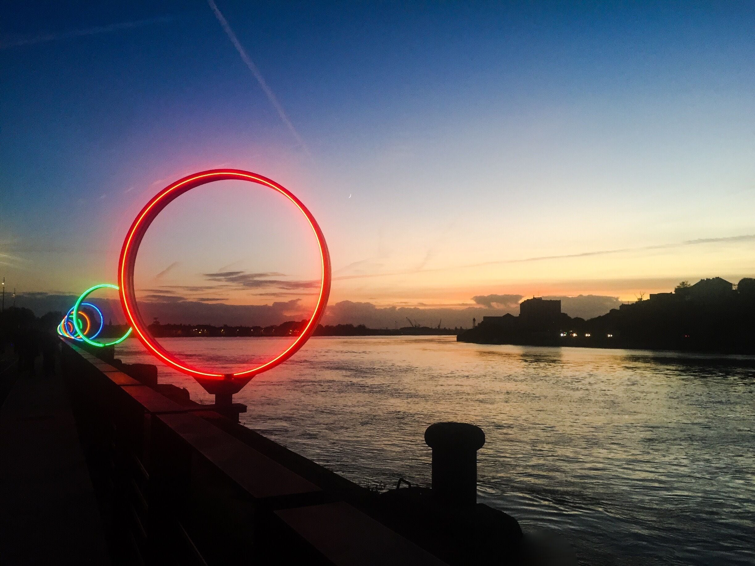 Nantes, ici Nantes. Beautiful view front La Cantine for that crazy artistic creation. #red at the top!