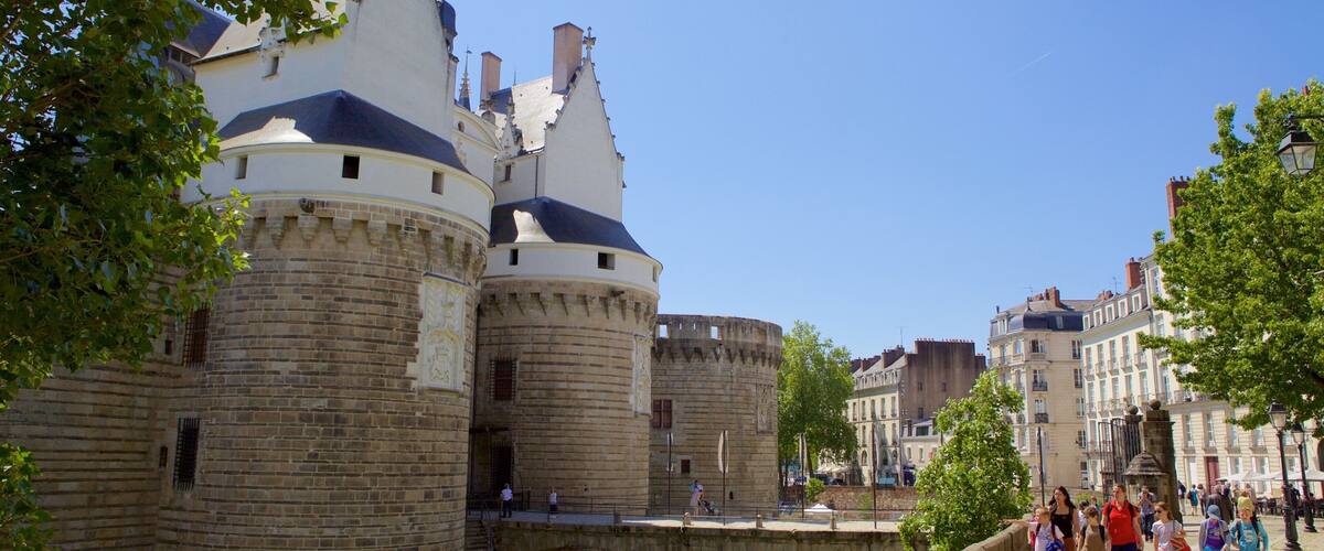 Nantes featuring heritage elements and heritage architecture