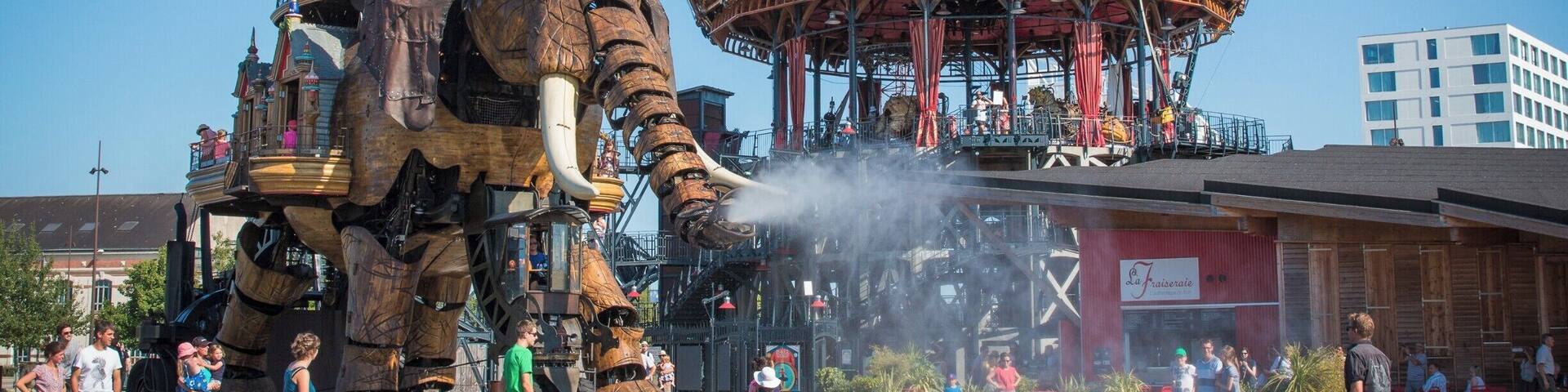 The Machines of the Isle of Nantes (Les Machines de l'Ăźle) is an artistic and cultural project based in Nantes, France. Around the former shipyards buildings, you'll find amazing mechanical attractions like The Marine Worlds Carousel and The Great Elephant.
Memorable experience!
#RoyalDeluxe #Nantes #LifeAtExpedia