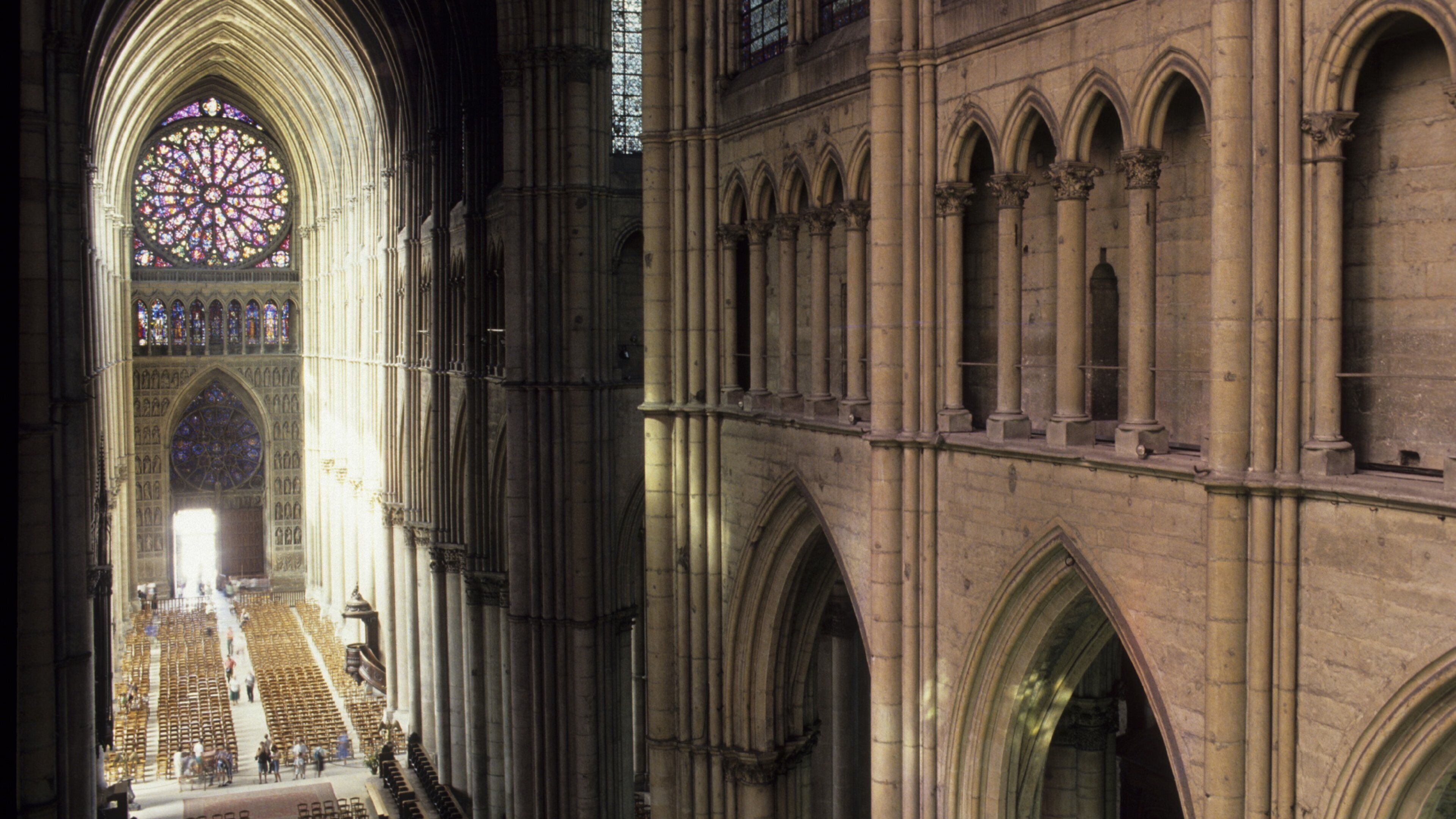 Marne which includes a church or cathedral, interior views and religious aspects