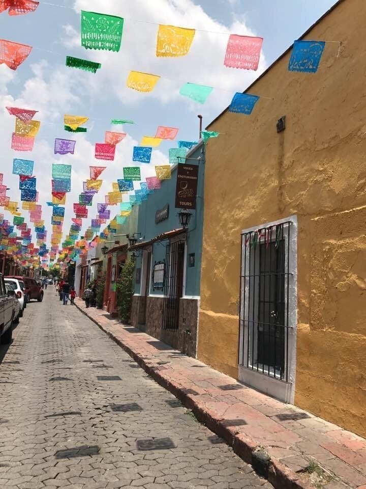 Tequisquiapan is a town in central Mexico. It’s known for its mineral spas and the well-preserved Spanish colonial buildings lining its cobbled streets. In the center, the pink neoclassical Santa María de la Asunción church overlooks arcaded Plaza Miguel Hidalgo. 