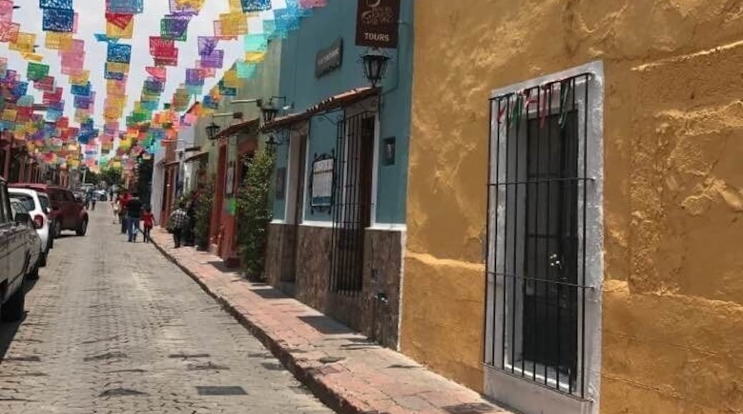 Tequisquiapan is a town in central Mexico. It’s known for its mineral spas and the well-preserved Spanish colonial buildings lining its cobbled streets. In the center, the pink neoclassical Santa María de la Asunción church overlooks arcaded Plaza Miguel Hidalgo.