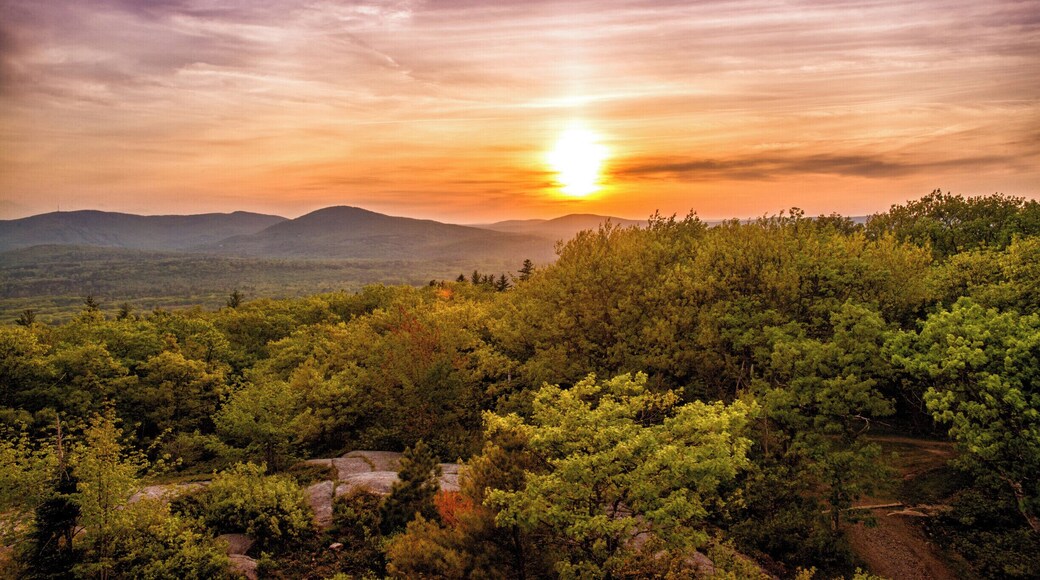 Sunset from the top of Mt Battie in Camden Hills State Park. There is a nice hike up to the top of this mountain. But for the less adventurous, you can also drive right to the top from inside the park. Either way it's worth it for the view! #sunset #mtbattie #camdenhills #camden #maine #goldenhour