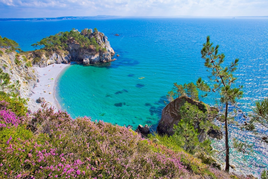Island Beach Virgin, Morgat, Crozon peninsula, Finistre, Brittany, France; Shutterstock ID 1055453693; Purchase Order: SP-1394 HA Batch 3 Part 1; Order Number: ; Client/Licensee: HomeAway; Other: To b