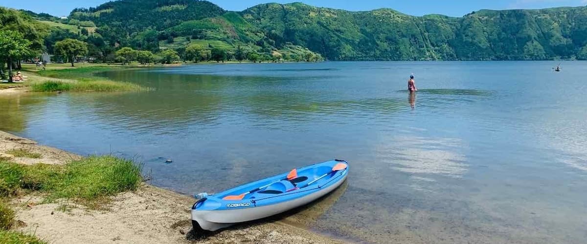 The Azores are a killer place to get outdoors and experience activities and sports in close contact with nature.
Kayaking in a crater lake is a great example. Here are 9 other activities I dare you to try doing in Azores
https://www.geekyexplorer.com/outdoor-activities-azores/
#kayak #lake #nature #adventure #outdoor #azores #islands