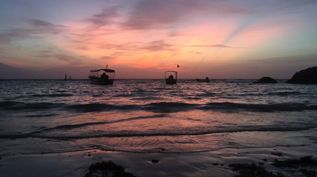The beauty of Thailand đ sunsets! Visit Ko Pha Ngan!
