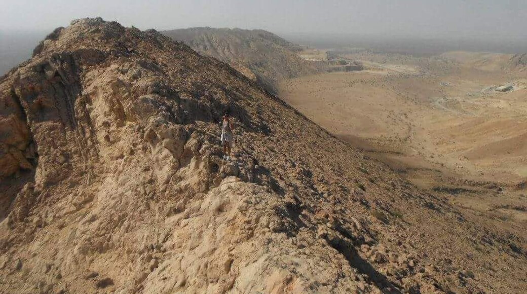 Jebel Al Rawdah #hiking #wanderwoman #uae