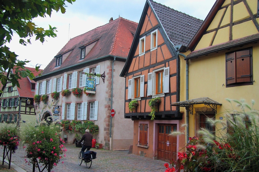 Beautiful little town near the Château du Haut-Koenigsbourg, Orschwiller France.
Historical Half-timbered houses with flowers all around, restaurants with France-German cuisine
http://www.france-voyage.com/cities-towns/bergheim-26922.htm