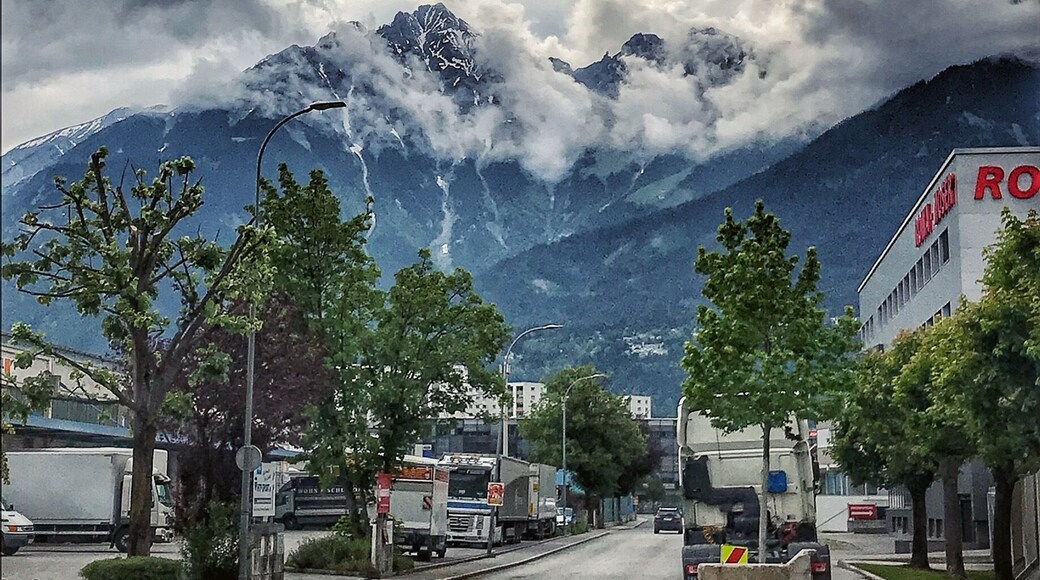 Innsbruck or Innsbruck is a city in the west of Austria, capital of the state of Tyrol. It is crossed by the Inn River, from which it has its name. The word bruck has its origin in the German-language word Brücke, which means "bridge", which leads the city to call itself "Bridge Inn River". Located in the Inn Valley, the town is in the middle of high mountains, such as the Nordkette (Hafelekar, 2,334 m) to the north, the Patscherkofel (2,246 m) and the Nockspitze (2,403 m) to the south. Innsbruck is a renowned winter sports center and hosted the Winter Olympics in the years 1964 and 1976.