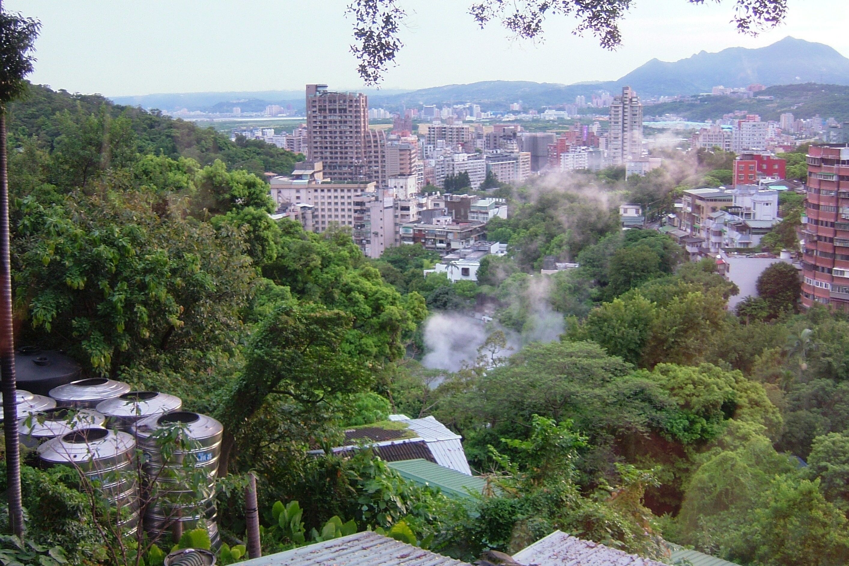 Táiběi Běitóu District YōuYă Rd Shann Garden View to WSW