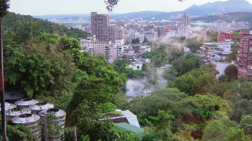 Táiběi Běitóu District YōuYă Rd Shann Garden View to WSW