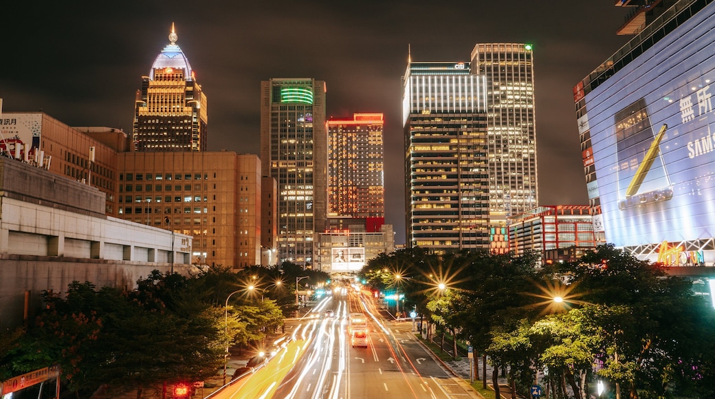 Xinyi showing landscape views, a city and a skyscraper