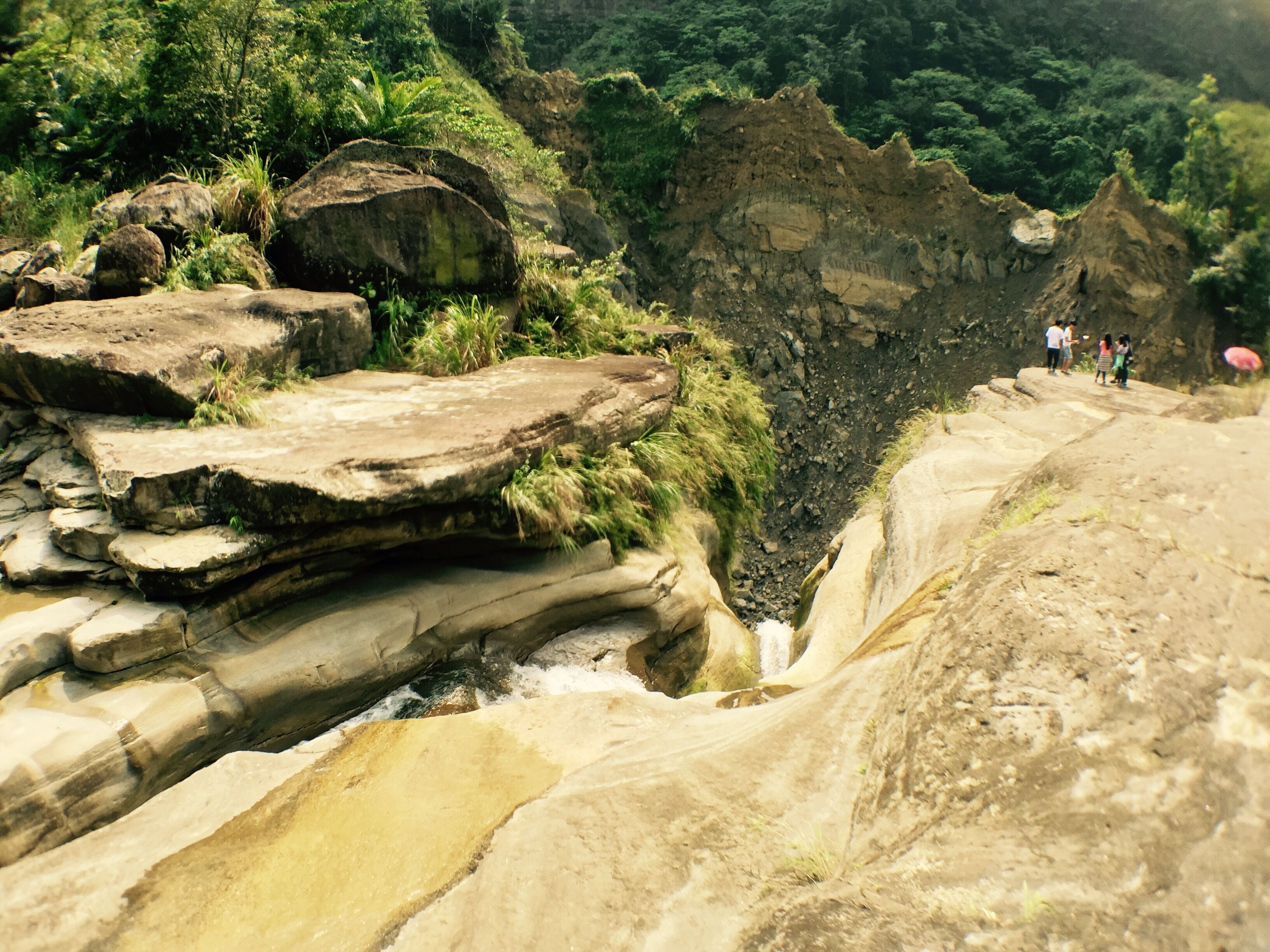 Looking downstream at the Shimankeng River in Wannian Canyon.