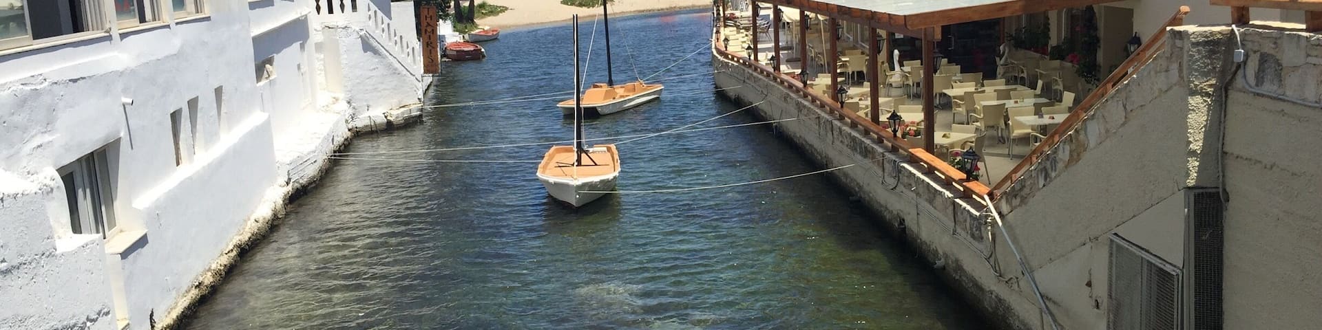 River joining the sea