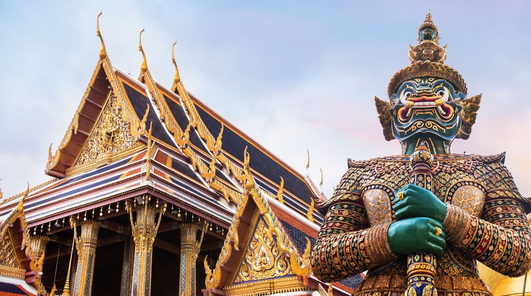 Wat Phra Kaew, Emerald Buddha temple, Wat Phra Kaew is one of Bangkok's most famous tourist sites