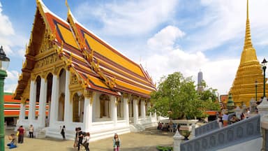 Smaragdibuddhan temppeli featuring temppeli tai palvontapaikka