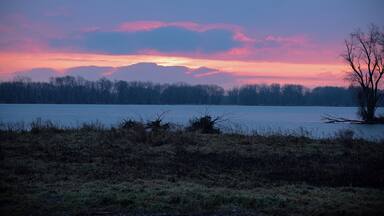 Sunrise over the mighty Mississippi River.