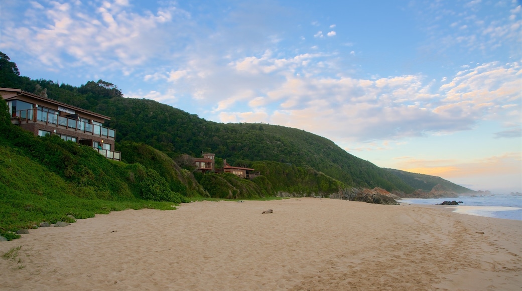 Keurboomstrand montrant plage, maison et vues littorales