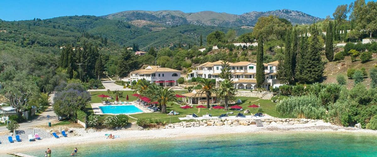 In Avlaki beach is located Bella Mare hotel, this place looks like as paradise ! http://www.belmare.gr/corfu-blog/corfu-hotel-on-the-beach/