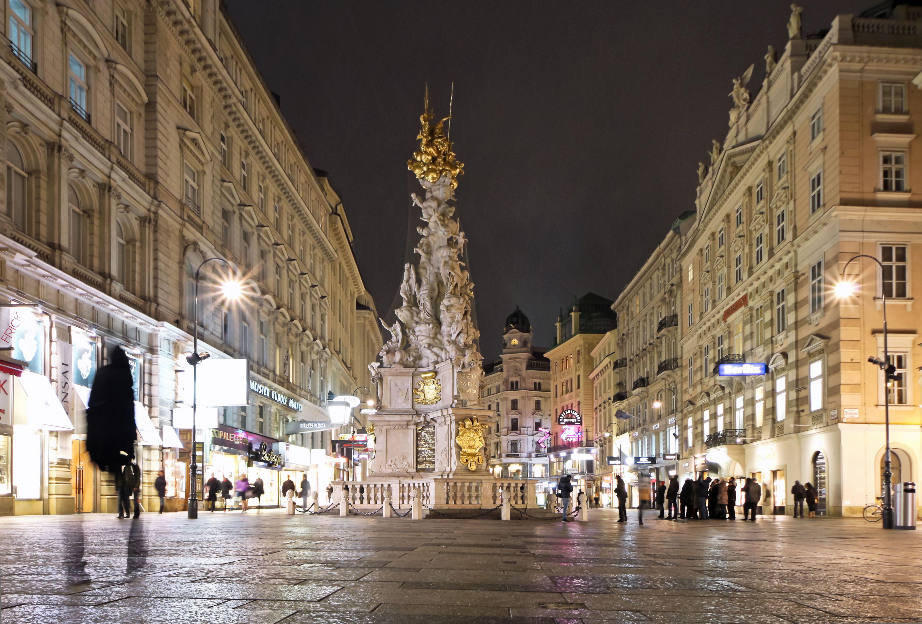 Night walk on Graben street of Vienna