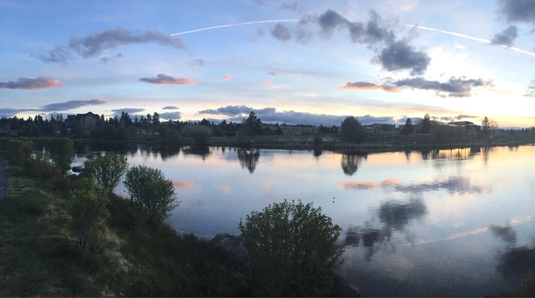 Pano of the Deschutes River at dusk! #SpringFun