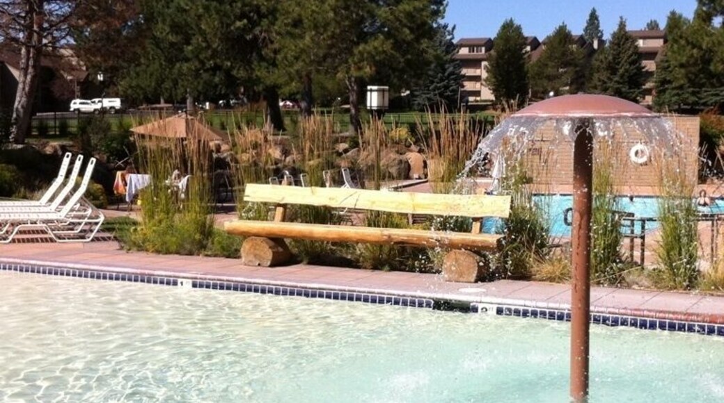 Kiddie pool at the Inn of the 7th Mountain. One of three sparkling pools on the property.