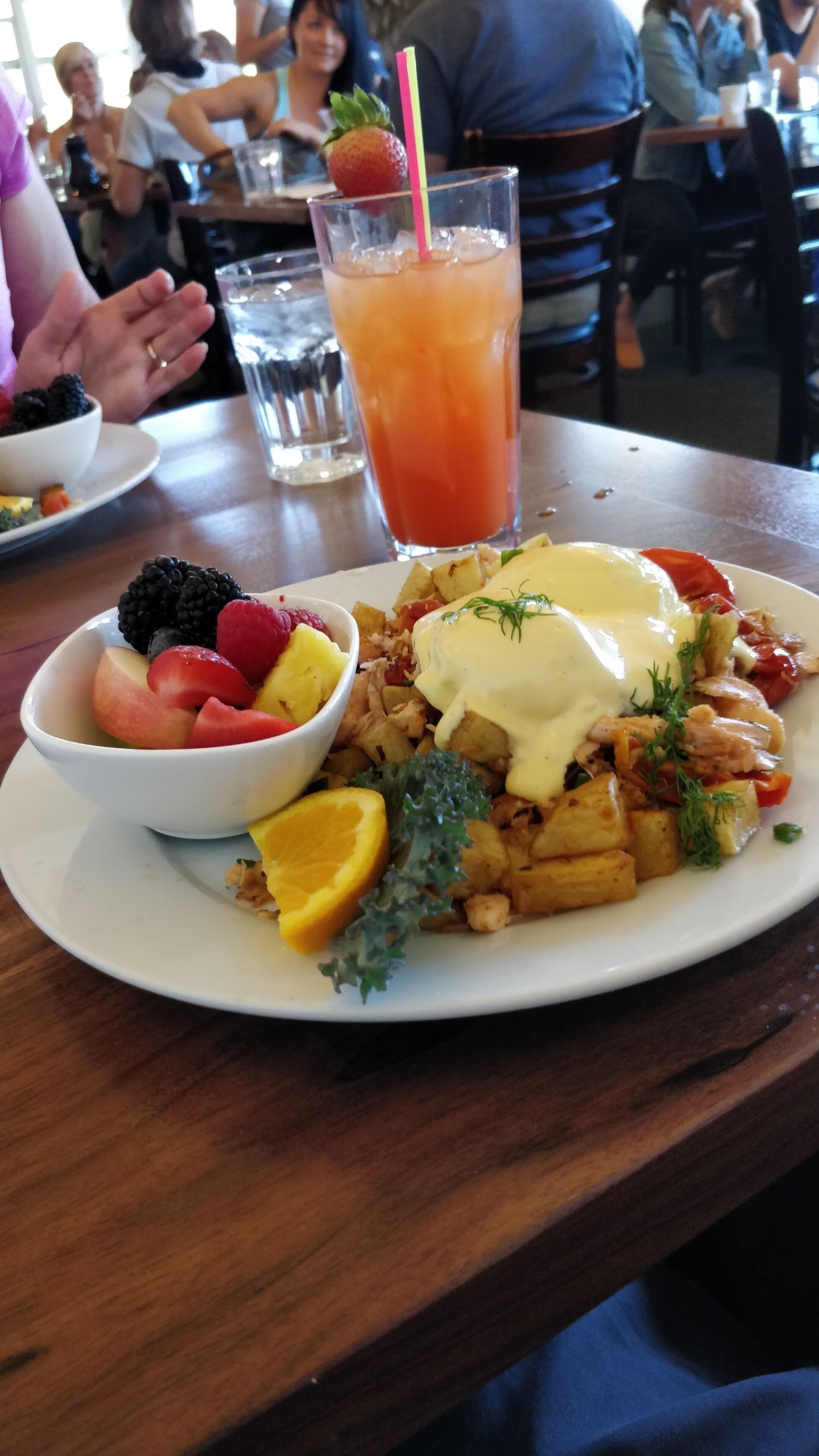 Great stop for breakfast.  Lots of fresh local ingredients on the menu. With inside and outside seating.  The baked goods are amazing too.  This was the Salmon hash and Central Oregon Sunrise. 