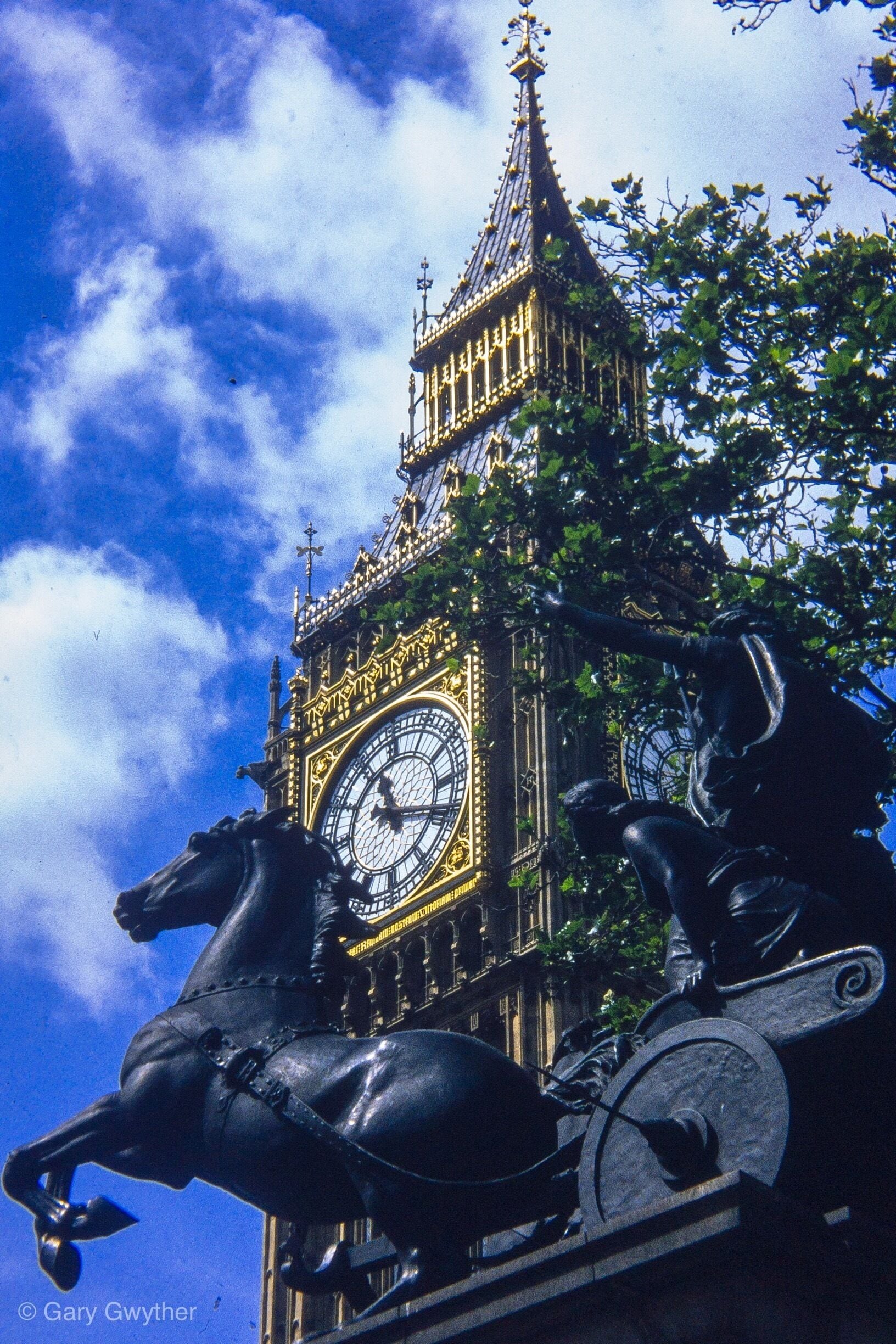 Big Ben London. I like this shot, no people in it. London is so busy.