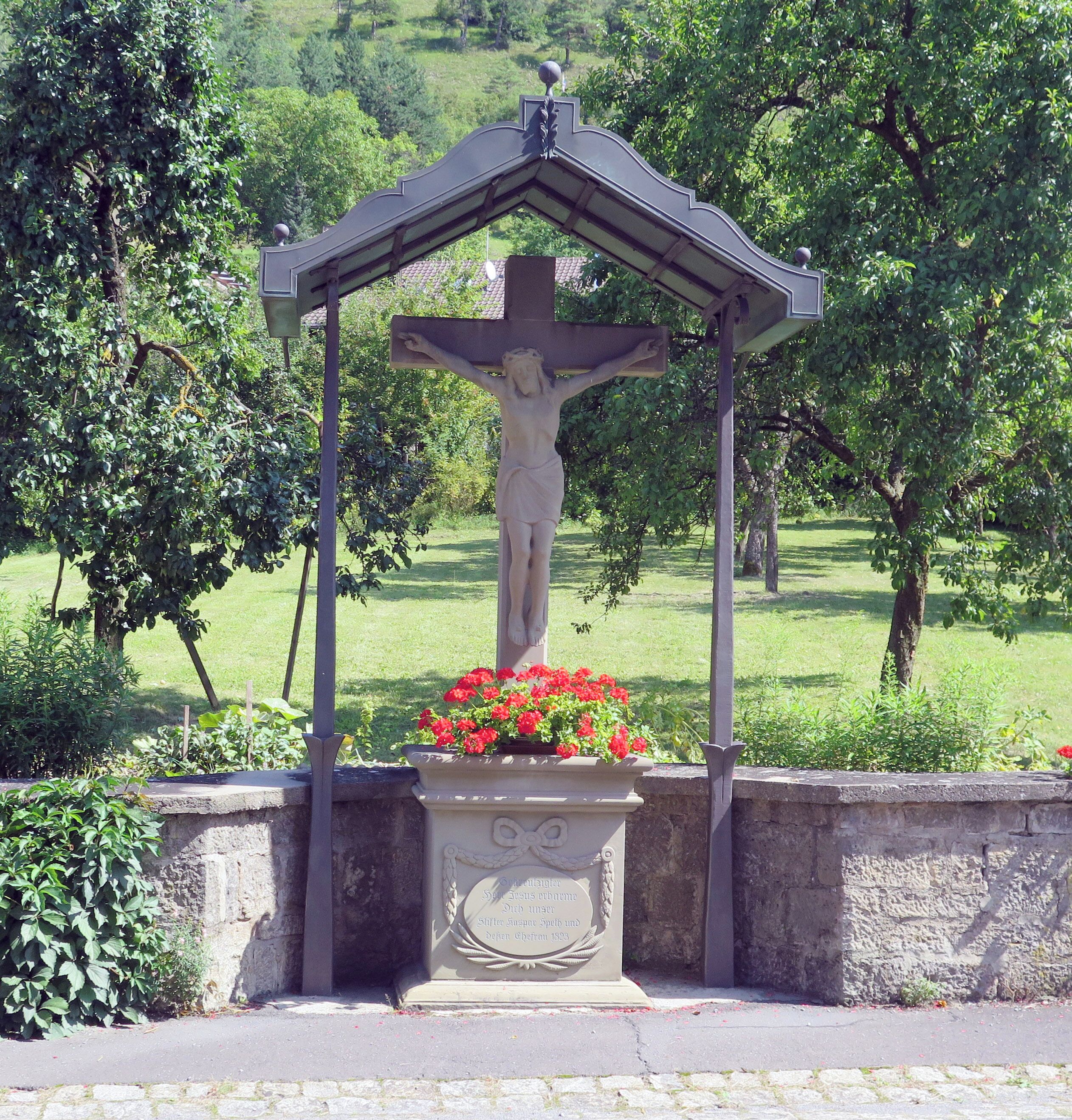 This is a photograph of an architectural monument. It is on the list of cultural monuments of Bayern, no. D-6-72-121-46