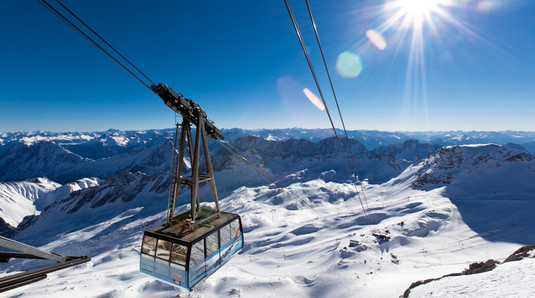 Zugspitze which includes snow, a gondola and mountains