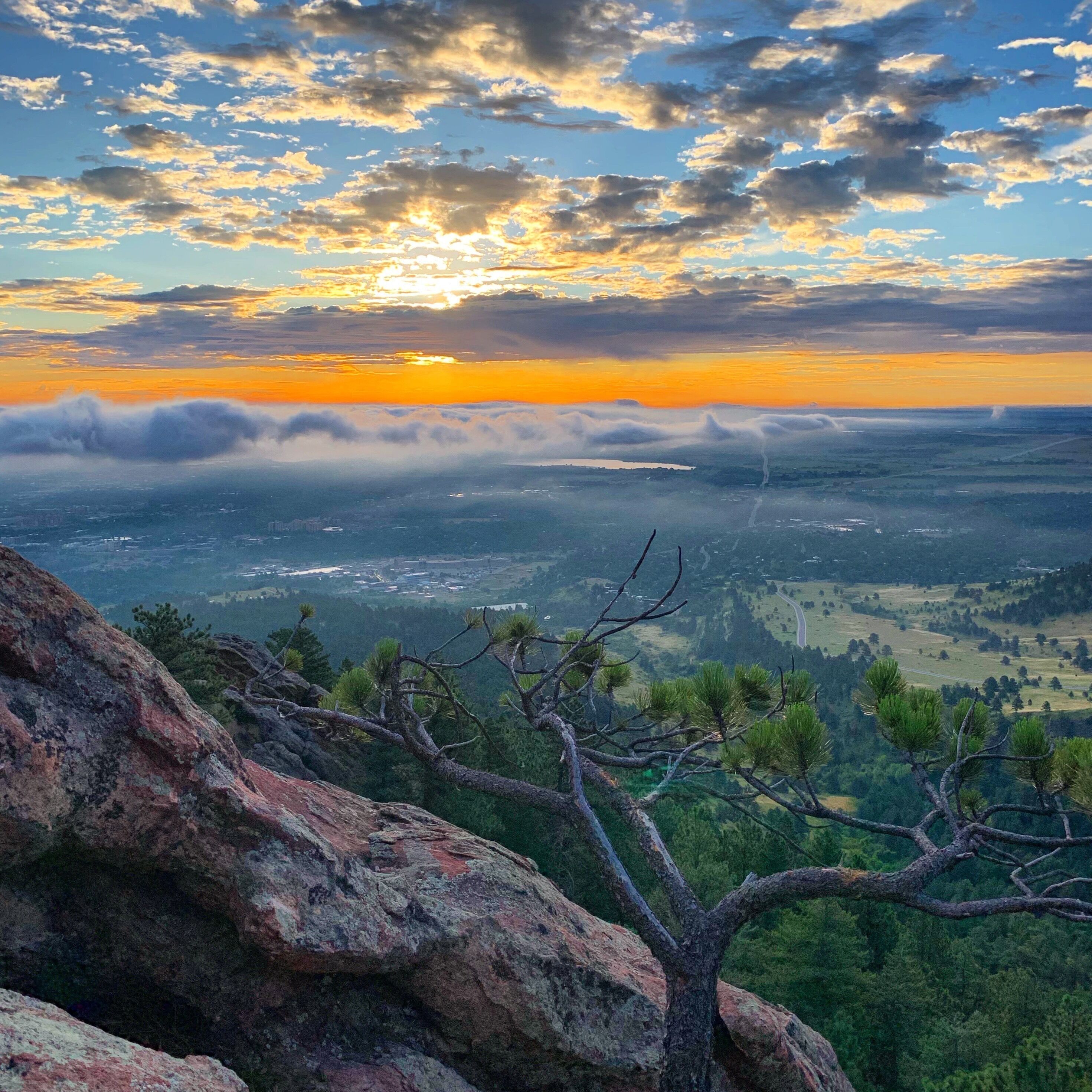 One of my go-to hiking spots is the #flatirons in #BoulderColorado , the views are always spectacular! I do at least one sunrise hike per week here. It’s always a great #adventure ⛰