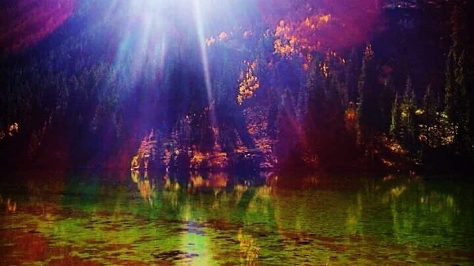 The algae in Maroon Lake was stunning in the sunlight