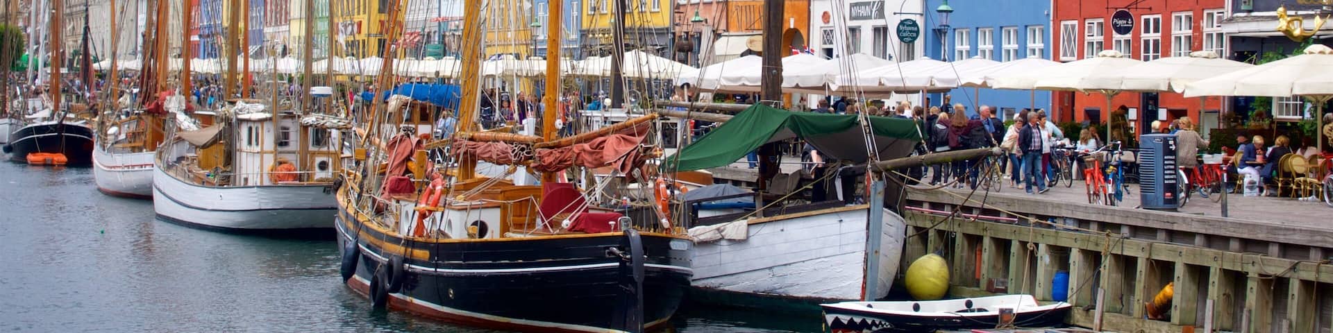 Copenhagen which includes a bay or harbor