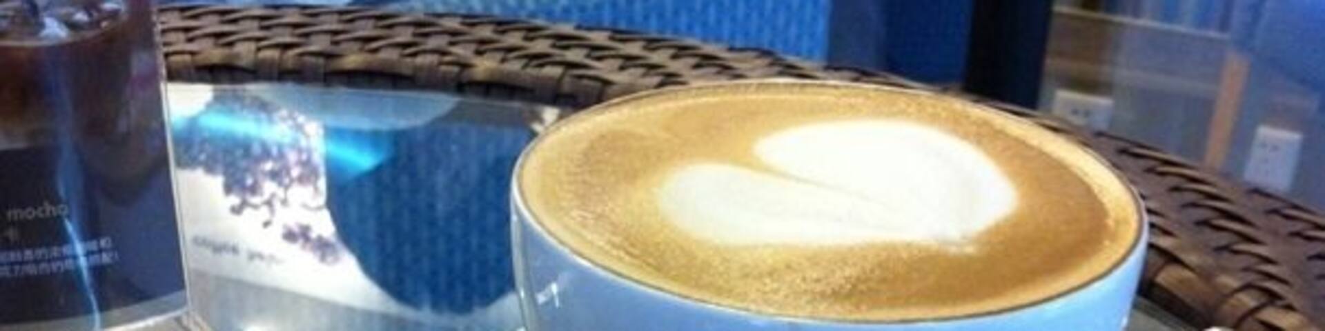 ESQUIRES Coffee House, Classical Flat White.