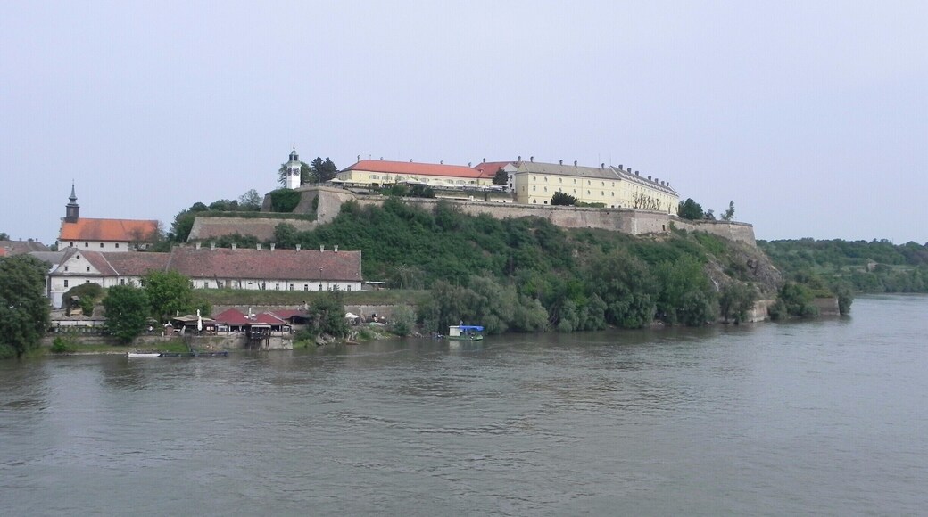Petervarad, Novi Sad
http://www.cityoftheweek.net/2016/04/09/the-3-cities-of-serbia-everyone-should-visit/