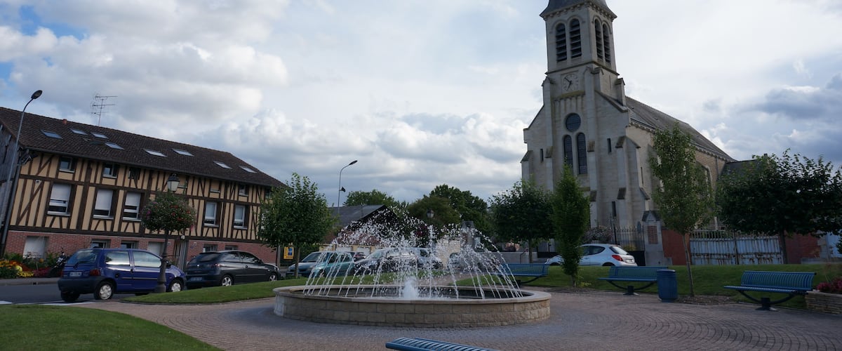 l'Église_et la place centrale.
